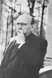 Hanns Eisler rauchend